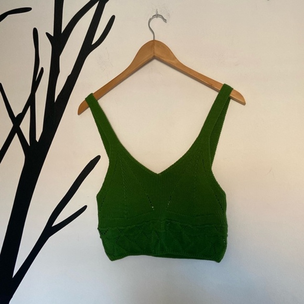 NWT F21 emerald green crocheted sleeveless crop top